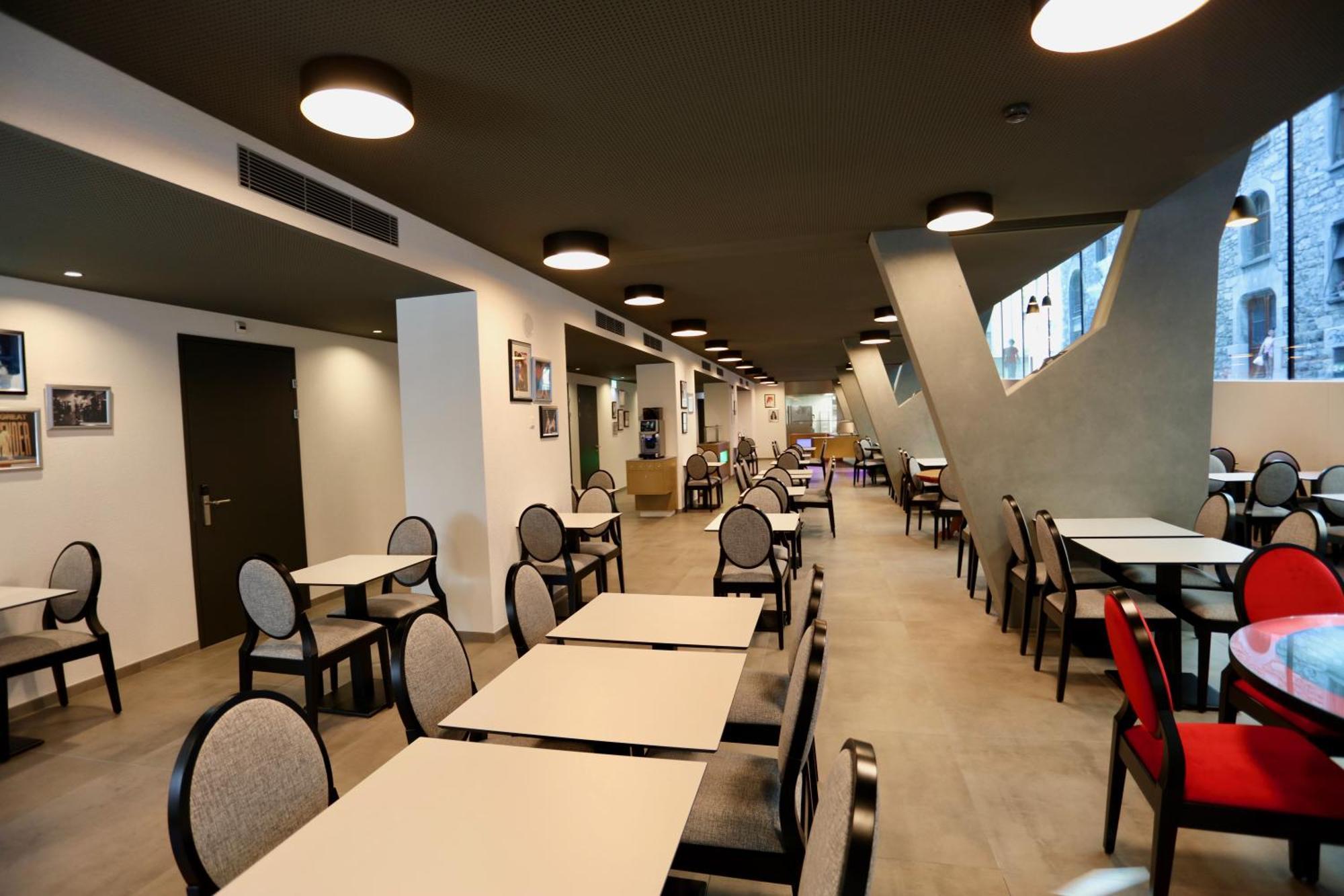 "The Freddie Mercury" Hotel Монтрьо Екстериор снимка