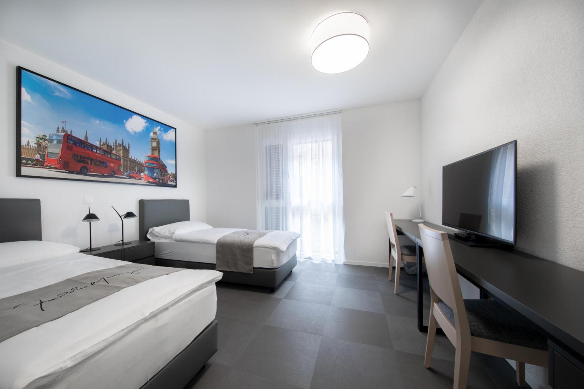 "The Freddie Mercury" Hotel Монтрьо Екстериор снимка