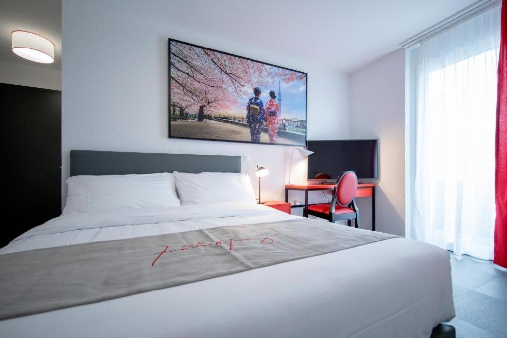 "The Freddie Mercury" Hotel Монтрьо Екстериор снимка